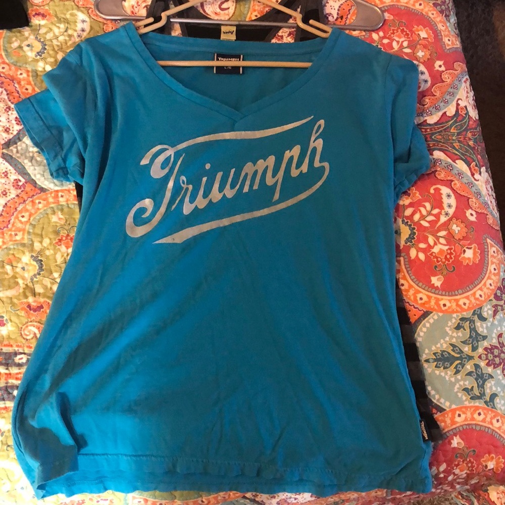 Women’s V-neck shirt